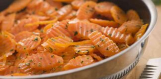 Carote al burro ed origano, bastano un paio di salti in padella ed hai il contorno pronto carote burro e origano ricettasprint