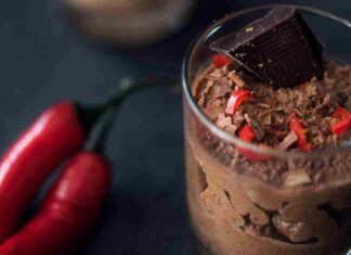 mousse al cioccolato fondente e peperoncino ricettasprint.it
