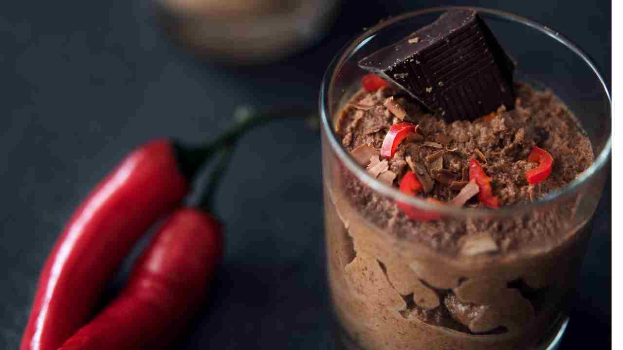 mousse al cioccolato fondente e peperoncino ricettasprint.it