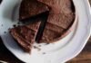 Oggi torta all’acqua, la facciamo con l’avena e col cioccolato, senza burro e uova torta all'acqua con l'avena e col cioccolato, senza burro e uova ricettasprint.it