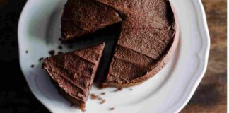torta all'acqua con l'avena e col cioccolato, senza burro e uova ricettasprint.it