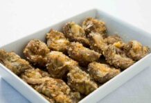 Carciofi croccanti e profumati in forno, molto più di un contorno: senti che crunch Carciofi croccanti e profumati in forno
