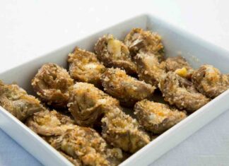 Carciofi croccanti e profumati in forno, molto più di un contorno: senti che crunch Carciofi croccanti e profumati in forno