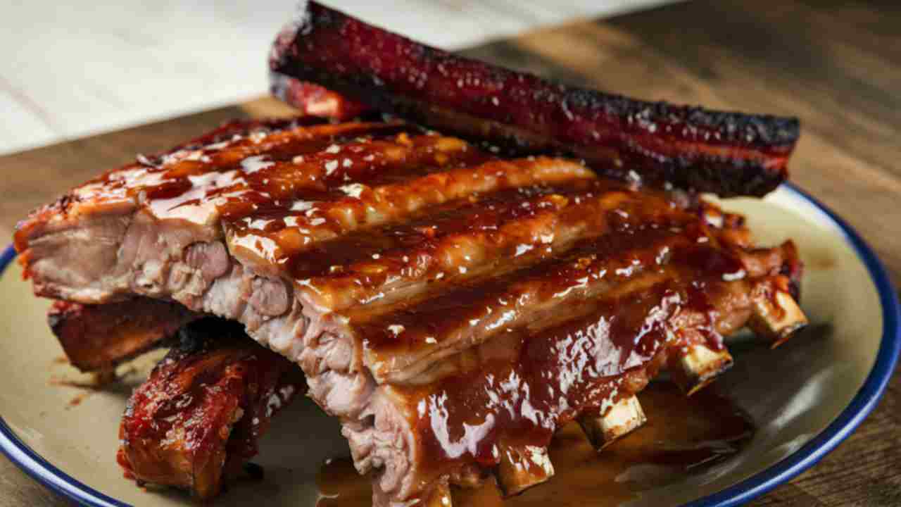 Costine di maiale glassate alla birra e miele ricettasprint.it