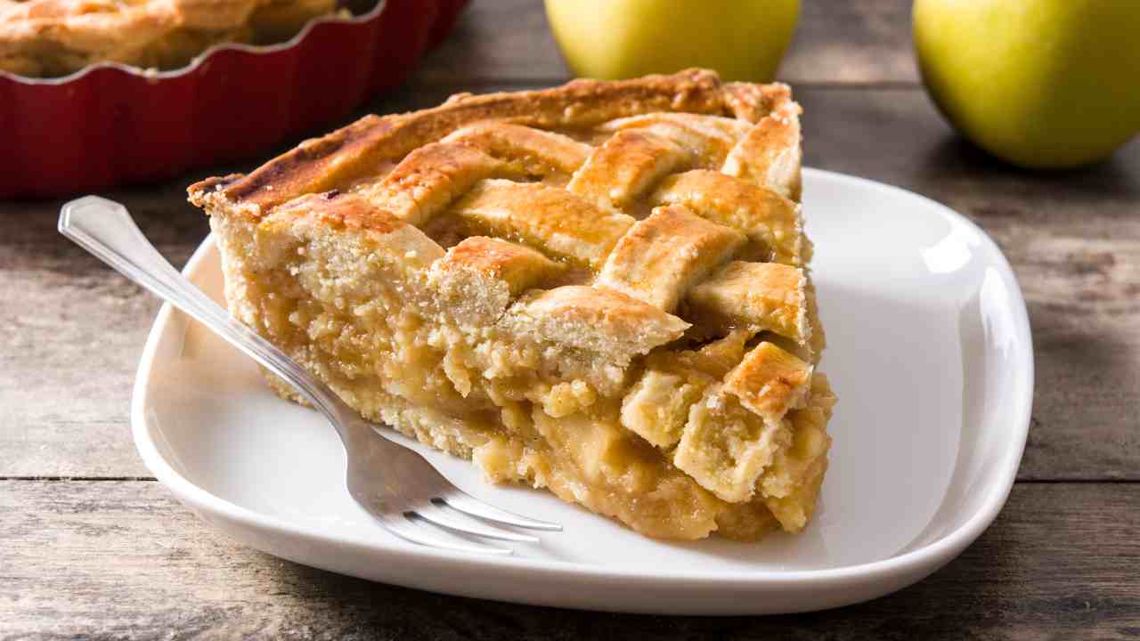 Crostata alle mele e amaretti - Ricettasprint.it