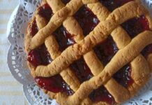 Il dolce leggero che conquista tutti, una crostata che non ti aspetti friabile, leggera e soprattutto senza… Crostata senza burro e uova - Ricettasprint.it