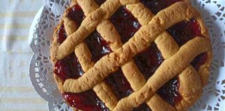 Il dolce leggero che conquista tutti, una crostata che non ti aspetti friabile, leggera e soprattutto senza… Crostata senza burro e uova - Ricettasprint.it