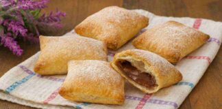 Dopocena ho coccolato tutti con questo dolcetto, piccoli pezzi di paradiso fatti di nutella Dolcetto alla nutella piccolini - RicettaSprint