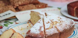 La torta al kiwi, un pan di Spagna soffice ed umido che garantisce l’effetto sorpresa