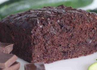 La torta cioccolattosa senza uova e senza zucchero, alta soffice e piena di cioccolato La torta cioccolattosa ricettasprint.it