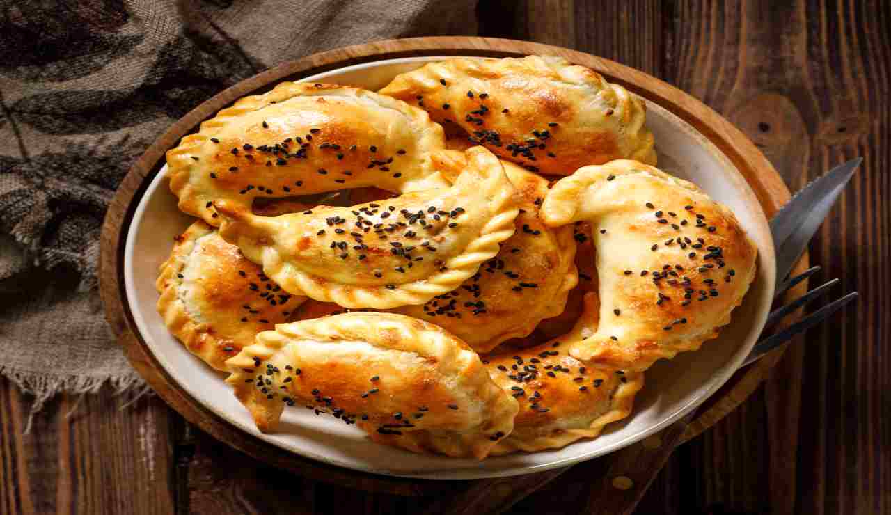 Mezzelune di pasta sfoglia