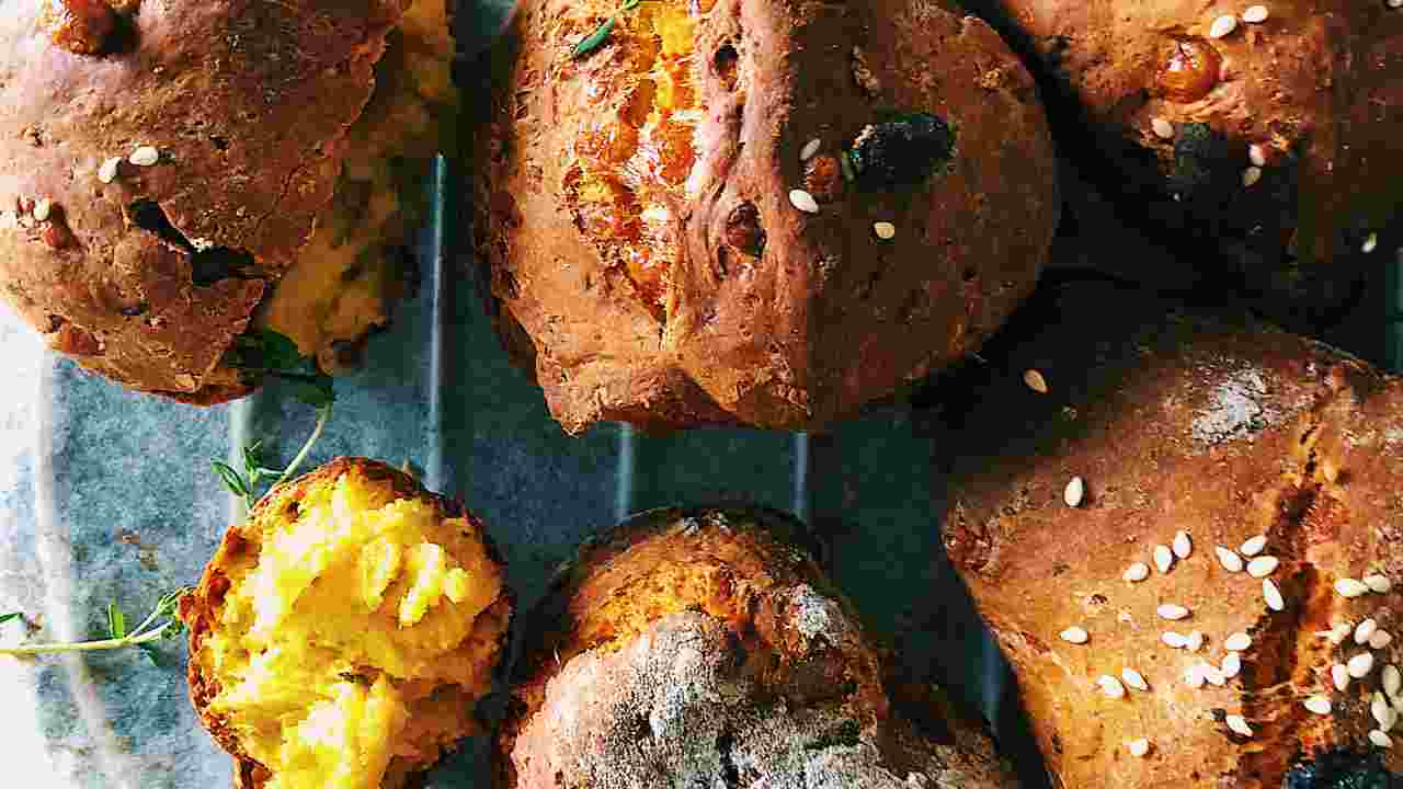 Panini alla zucca. ricettasprint.it