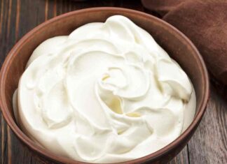 Se la panna è andata a male lo scoprirai così, questo è il campanello d’allarme che tutti ignorano Panna che può andare a male - Ricettasprint.it