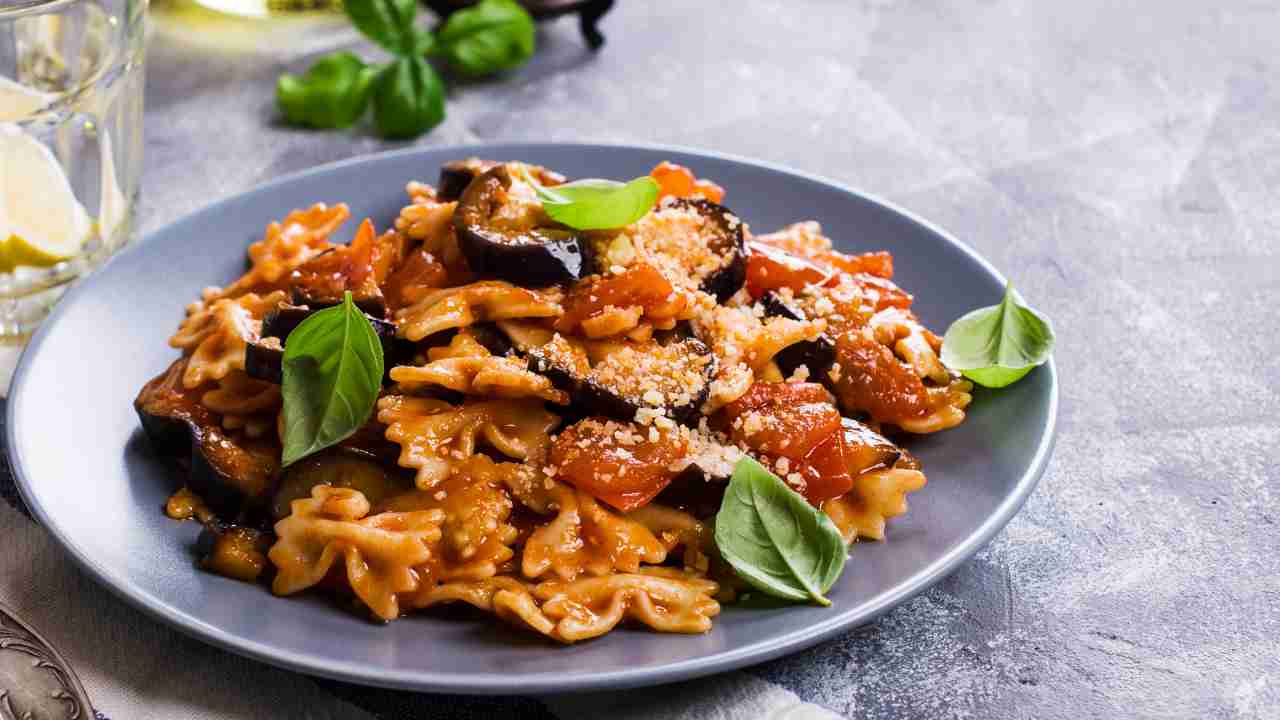 Pasta con melanzane e speck - Ricettasprint.it