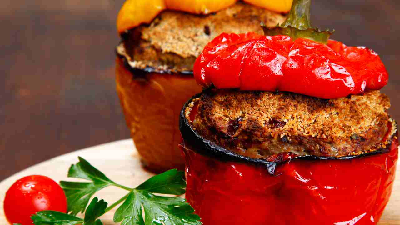 Peperoni ripieni di polpette - Ricettasprint.it