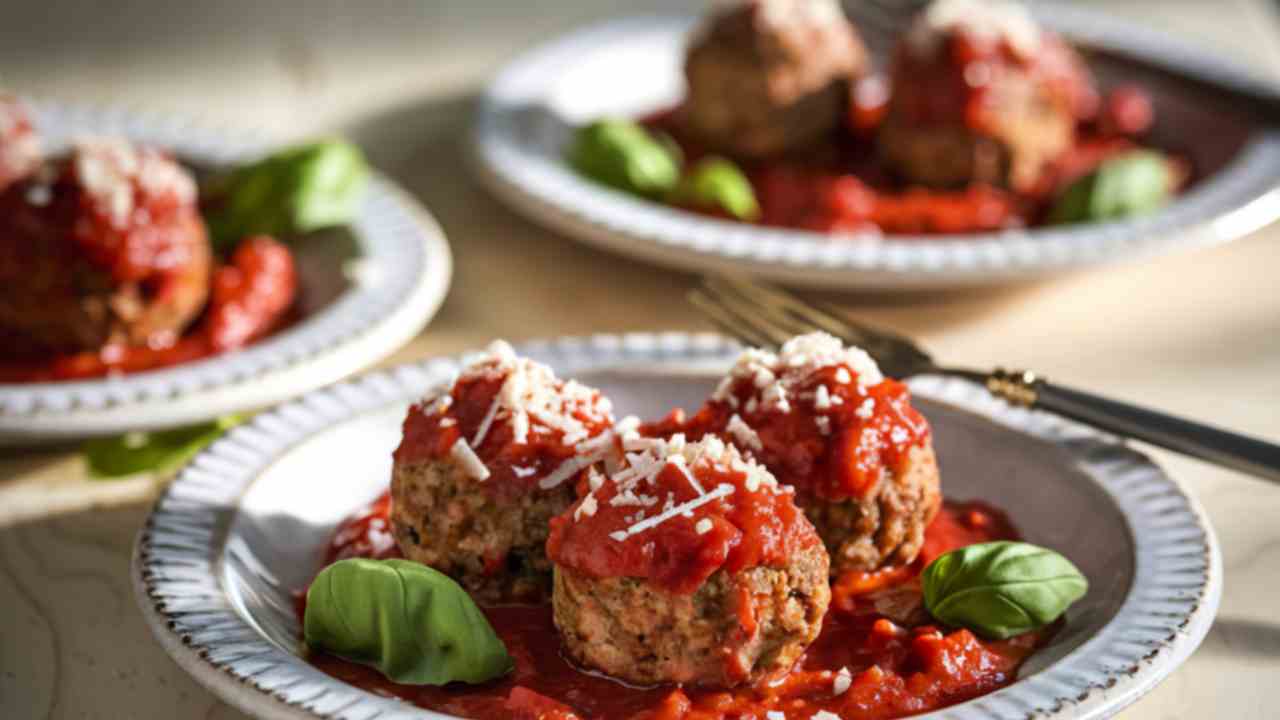 Polpette di pollo e tacchino al sugo - Ricettasprint.it