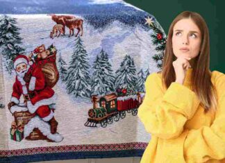 Tovaglie e tovaglioli natalizi, quanto tempo prima vanno lavati per evitare la puzza di chiuso?