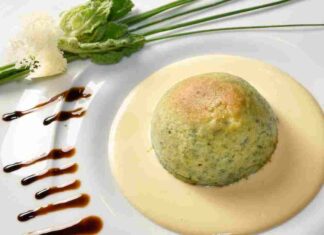 Sformatini di broccoletti con salsa al formaggio