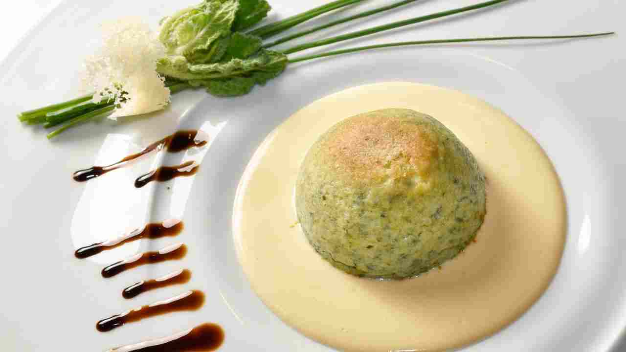 Sformatini di broccoletti con salsa al formaggio