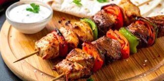 Spiedini di pollo alla paprika . ricettasprint.it