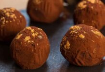 Tartufini di Natale irresistibile, la ricetta per questi dolcetti li ho rubati al mio pasticcere Tartufini di Natale - RicettaSprint