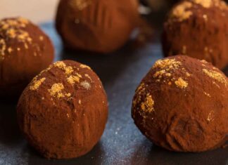 Tartufini di Natale irresistibile, la ricetta per questi dolcetti li ho rubati al mio pasticcere Tartufini di Natale - RicettaSprint