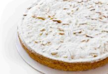 Torta con i pinoli della nonna