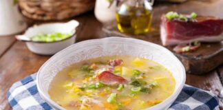 Zuppa calda con il cavolfiore