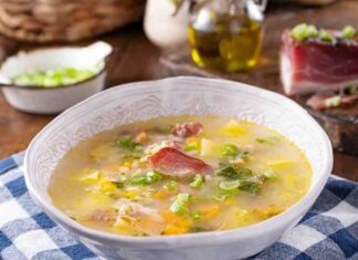 Uso il cavolfiore per una zuppa da favola: tranquilla, l’odore non si sente Zuppa calda con il cavolfiore