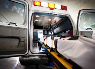 Scoppia epidemia di Salmonella in Italia, tanti casi segnalati e ricoveri Ricovero in ambulanza