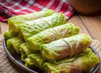 Niente zuppa con la mia verza, faccio degli involtini: il ripieno è una sorpresa Involtini con la verza
