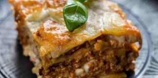 Sembra la classica lasagna emiliana, ma metti questo nel ragù e vedi che a Natale fai il botto lasagna emiliana di Natale al ragù e funghi ricettasprint
