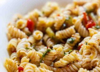 pasta rossa con il cavolfiore