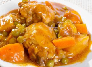 Tanto buono che sembra glassato, questo pollo stufato alla genovese ti conquista subito pollo stufato alla genovese ricettasprint