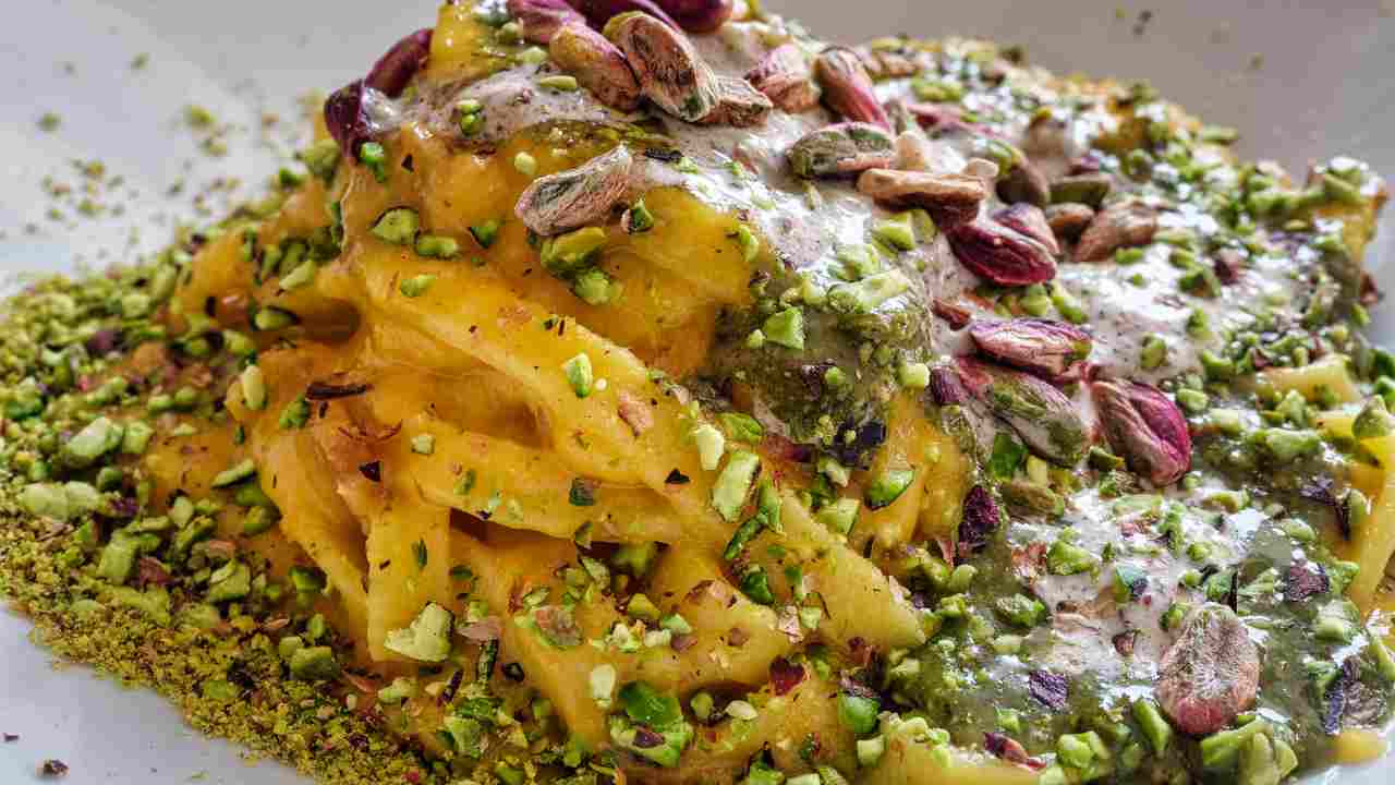 tagliatelle al limone zucchine e pistacchi ricettasprint.it