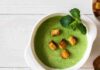 Piselli e menta e porto in tavola una vellutata da chef. Il comfort food che puoi fare sempre vellutata fredda di piselli e menta ricettasprint.it