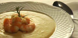 Quando ho voglia di una coccola preparo la vellutata speziata con i gamberi: è speciale vellutata gamberi