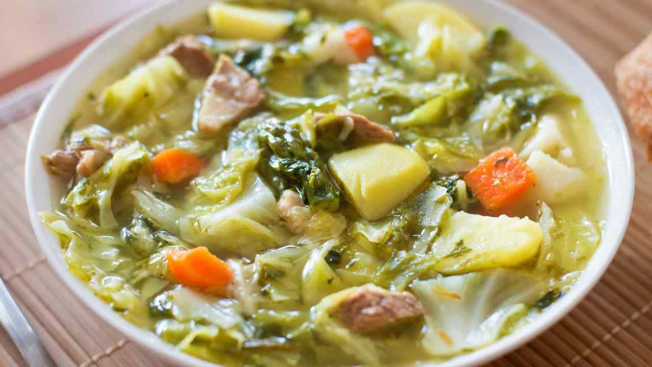 zuppa di verza patate carne saporita ricettasprint