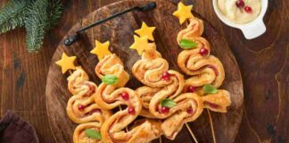 In 10 minuti ti faccio preparare gli alberi di pasta sfoglia farciti e che Natale sia Alberi di pasta sfoglia ripieni - Ricettasprint.it