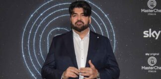 Antonino Cannvacciuolo al tavolo con lui - RicettaSprint