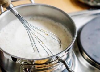 Besciamella senza burro, la dieta non sin ferma nemmeno a Natale Besciamella senza burro - RicettaSprint