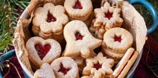 I biscotti di Natale senza glutine ripieni di marmellata ti ruberanno il cuore Biscotti Natale senza glutine - Ricettasprint.it