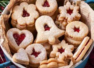 I biscotti di Natale senza glutine ripieni di marmellata ti ruberanno il cuore Biscotti Natale senza glutine - Ricettasprint.it