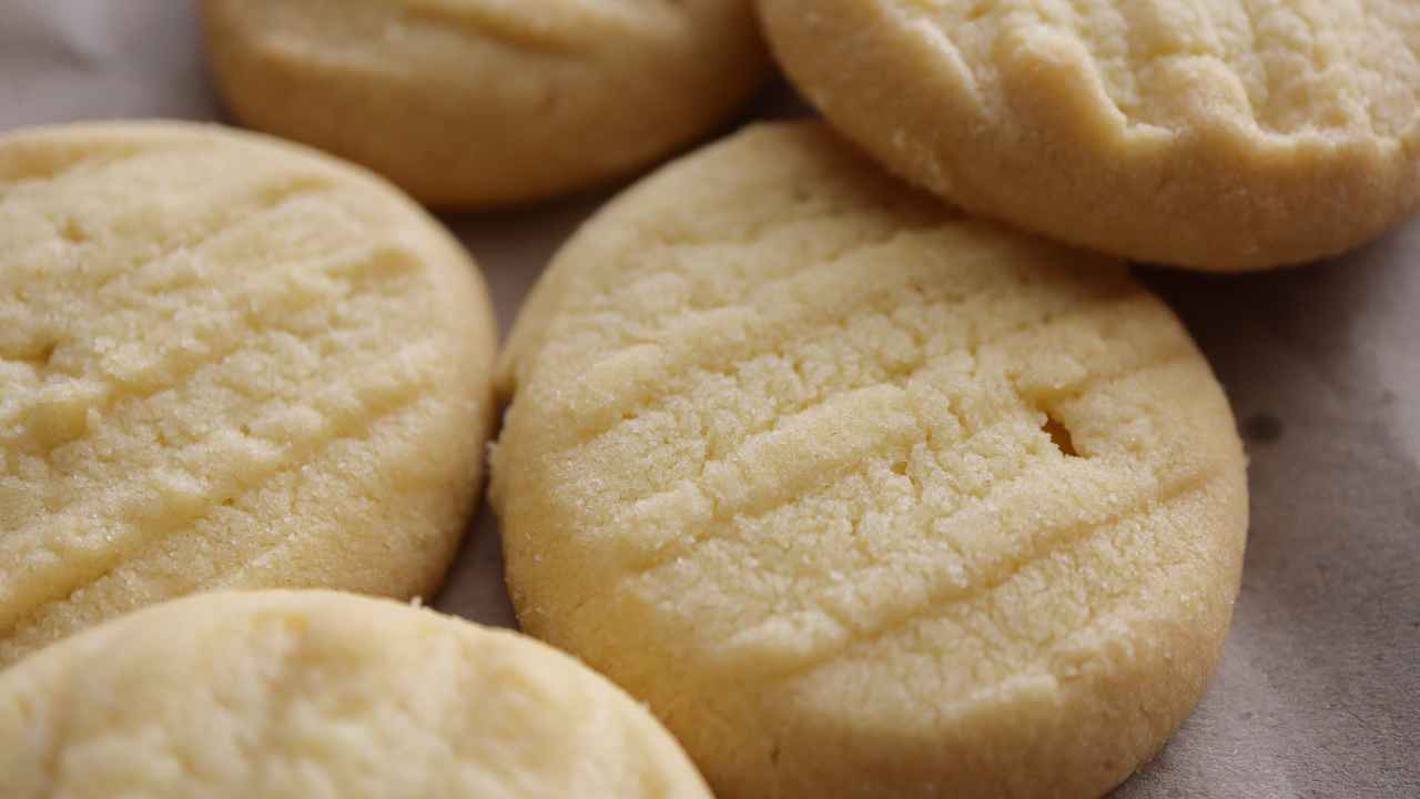 Biscotti al burro come quelli nella confezione di alluminio - RicettaSprint