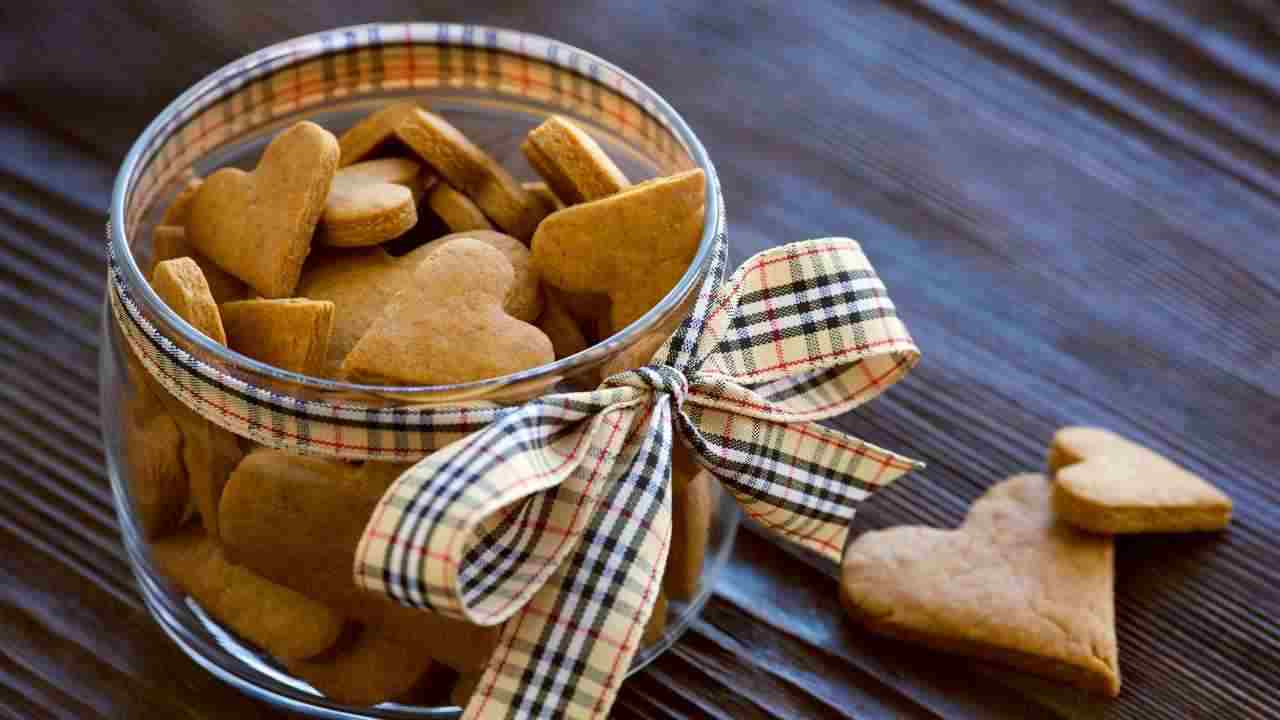 Biscottini speziati regalo di Natale - RicettaSprint