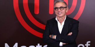 Bruno Barbieri, il grande chef consiglia: “Se al ristorante ti preparano questo piatto vai via” Bruno Barbieri in posa mentre sorride