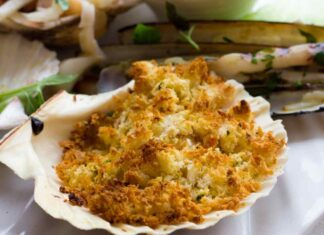 Non usare solo la gratinatura, per le capesante ci serve una salsa: vedrai che spettacolo Capesante gratinate in salsa