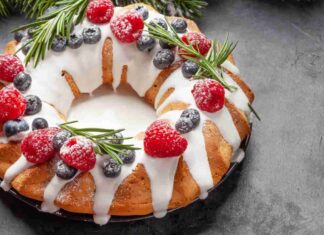 Ma quale panettone artigianale costa troppo, quest’anno faccio la ciambella di Natale, spendo metà tempo e soldi Ciambella Natale - Ricettasprint.it