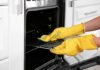 Come sgrassare forno prima di Natale, ecco la guida pratica per renderlo pulitissimo Come sgrassare il forno prima di Natale - RicettaSprint