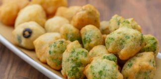 Frittelle di Natale strepitose, servite durante il cenone della Vigilia saranno un successo! Frittelle di Natale - RicettaSprint
